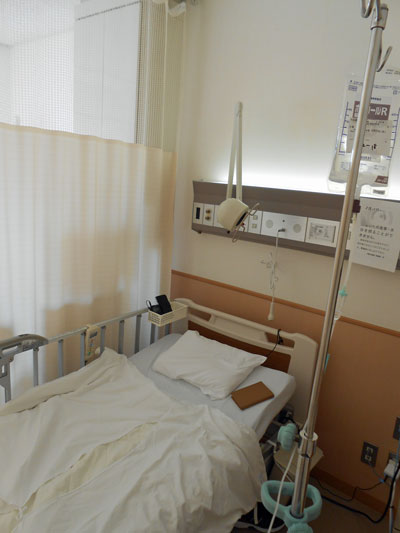 病室のベッド.jpg