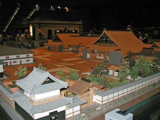 華麗な藩邸例（江戸東京博物館）1web.jpg